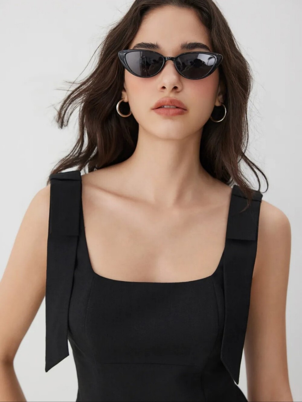 NEW WITH TAGS Cider Square-Neck Top with Bow-Strap Detail (Size M - US 6) - Picture 4 of 11